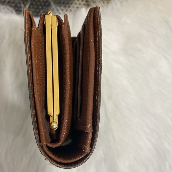 Authentic Louis Vuitton wallet - Picture 10 of 13